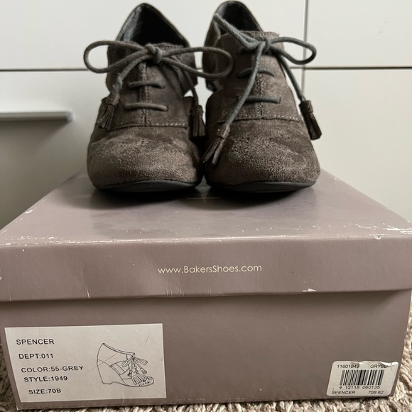 Grey suede wedge heels by Bakers - Picture 16 of 16